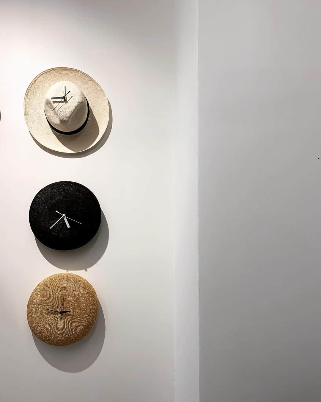 カミラフカさんのインスタグラム写真 - (カミラフカInstagram)「hat clock. 🕘🕣🕓 . . #clock #hat #kamilavka」7月21日 12時59分 - kamilavka
