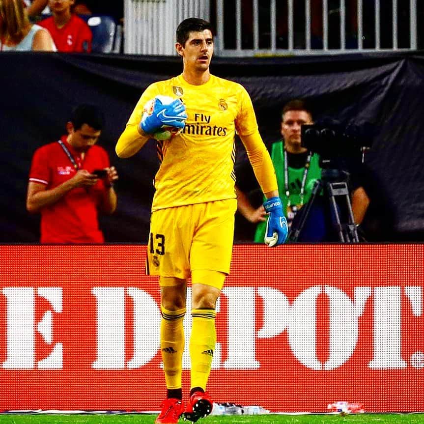 ティボ・クルトゥワのインスタグラム：「Primer 45’ de la temporada ✅  Momento de seguir trabajando y mejorando como equipo ! 💪🏼 #HalaMadrid #TC13」