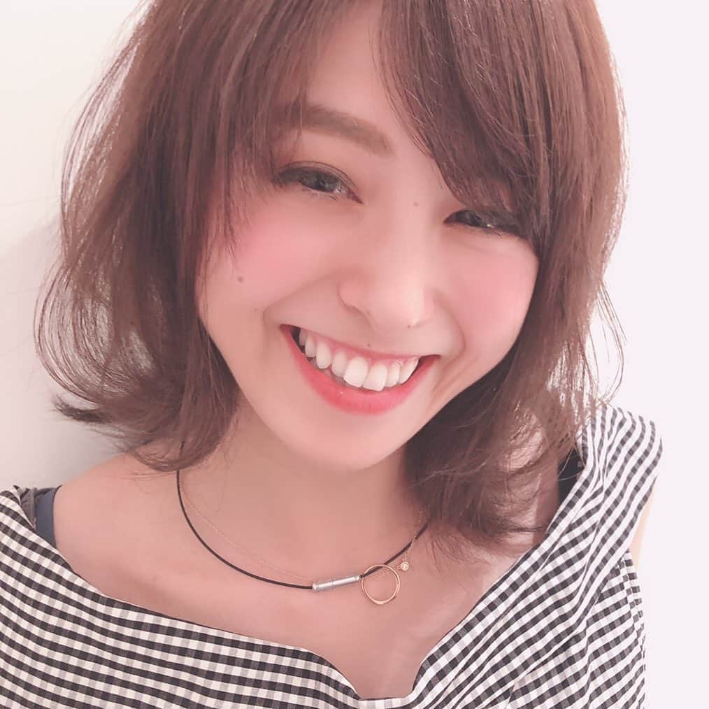 のインスタグラム：「江古田の Clotho で、カラーとトリートメントしてもらったよ😊✨✨日光浴びて、毛先の色が抜けてダメージやばかったのに、つるっつるになったよ😆😆😆🌸🌸🌸 @yokoo_hair は、一回その人の髪を見れば、どんなカラーが入りやすいとか、色が抜けやすいとかわかるんだって😆✨すごい😃✨ 江古田駅北口からすぐだからわかりやすいよー🌈🌈 #teamhirodynext #teamhirodyangels #ssa #サマースタイルアワード#サマスタ #腹筋女子 #筋トレ女子 #fitnessgirl #アブクラックス #アブクラックス女子 #インスタダイエット #スポーツウェア #トレーニングウェア #フィットネスウェア #筋トレ #トレーニング #ジム #フィットネス #筋肉 #マッチョ #beauty#美容室#clotho#おしゃれ#ヘアカラー#トリートメント#カット#クロト」