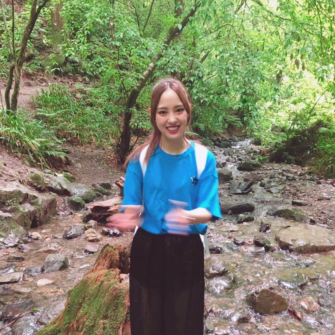 飯窪春菜のインスタグラム：「⛰🍣👏🏻 ・ ・ はい、すしざんまい！ ・ ・ ・ #高尾山  #山登り  #すしざんまい  #ポーズのチョイス  #謎  #はるなの毎日  #飯窪ってる」