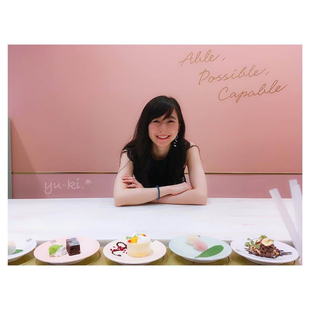 二見夕貴さんのインスタグラム写真 - (二見夕貴Instagram)「. Pococha 配信📺れぽ . . ▶︎ ＃5 ♡特別企画♡ . 昨日は特別企画として #CafeRonRon × #BCLコスメラボ  PRイベント会場からお届けしました☺︎！ . ガヤガヤしちゃってましたが Cafeとスイーツを紹介したり、 気になるBCLコスメも みんなと一緒にチェックできたり、 #擬似デート コーナーやったり 楽しい配信ができました\( ˆoˆ )/. * . . ▶︎ ＃5.5 おやすみ前に🌙Talk PRイベントでお土産にいただいた コスメを紹介しました☺︎ . 性別問わずお肌の保湿は大事！ということで、 次回の配信は美容企画に決まり＊＊ いただいたコスメを使ってみながら 改めて紹介します🧖🏻‍♀️. * . . 本日21:00〜 配信STARTのツイートまたは Pocochaの通知を待っててね♡ . #Live配信 #Pococha #ポコチャ #ライバー #followme #フォローしてね #actress #dancer #model #cameragirl #ilovetravel #sweets #cosmetics #smile #女優 #ダンサー #モデル #ダンス講師 #アイドルプロデューサー #カメラ女子 #写真好き #旅好き #ピアノ弾き語り #写真好きな人と繋がりたい #コスメ部 #回転スイーツ #笑顔」7月21日 13時43分 - yyyuki___