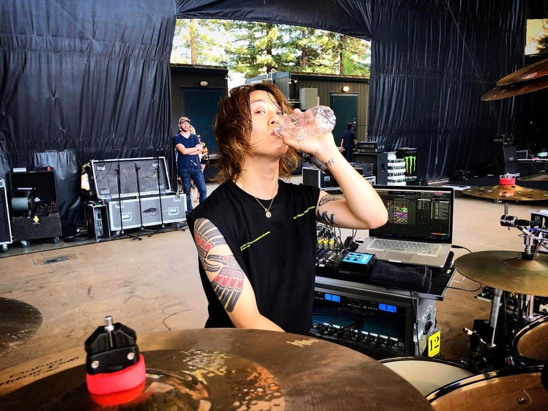 Tomoyaさんのインスタグラム写真 - (TomoyaInstagram)「I had a great time😎🤟 Thank you for watching our show🌈🌞 5年ぶりのワープドはステージも見える景色も変わっていた✨☺️ #warpedtour」7月21日 13時52分 - tomo_10969