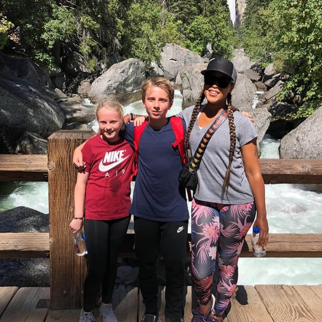 イヴさんのインスタグラム写真 - (イヴInstagram)「#yosemite #mothernature #misttrail #cooperfamilyvacation❤️🌲」7月21日 14時08分 - therealeve