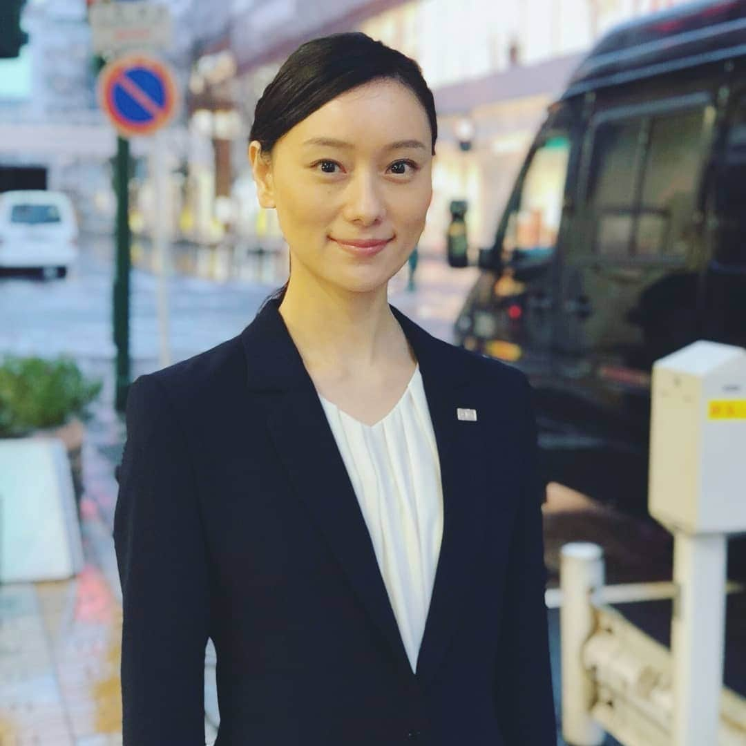 中島亜梨沙さんのインスタグラム写真 - (中島亜梨沙Instagram)「AIG損保の広告に出演しております 撮影現場のリスクいろいろ 皆さまも身の回りのアクティブケア ぜひ見直してみて下さい☝️ . #aig損保  #リスクコンサルタントの青木さん  #アクティブケア」7月21日 14時36分 - arisa_nakajima_desu