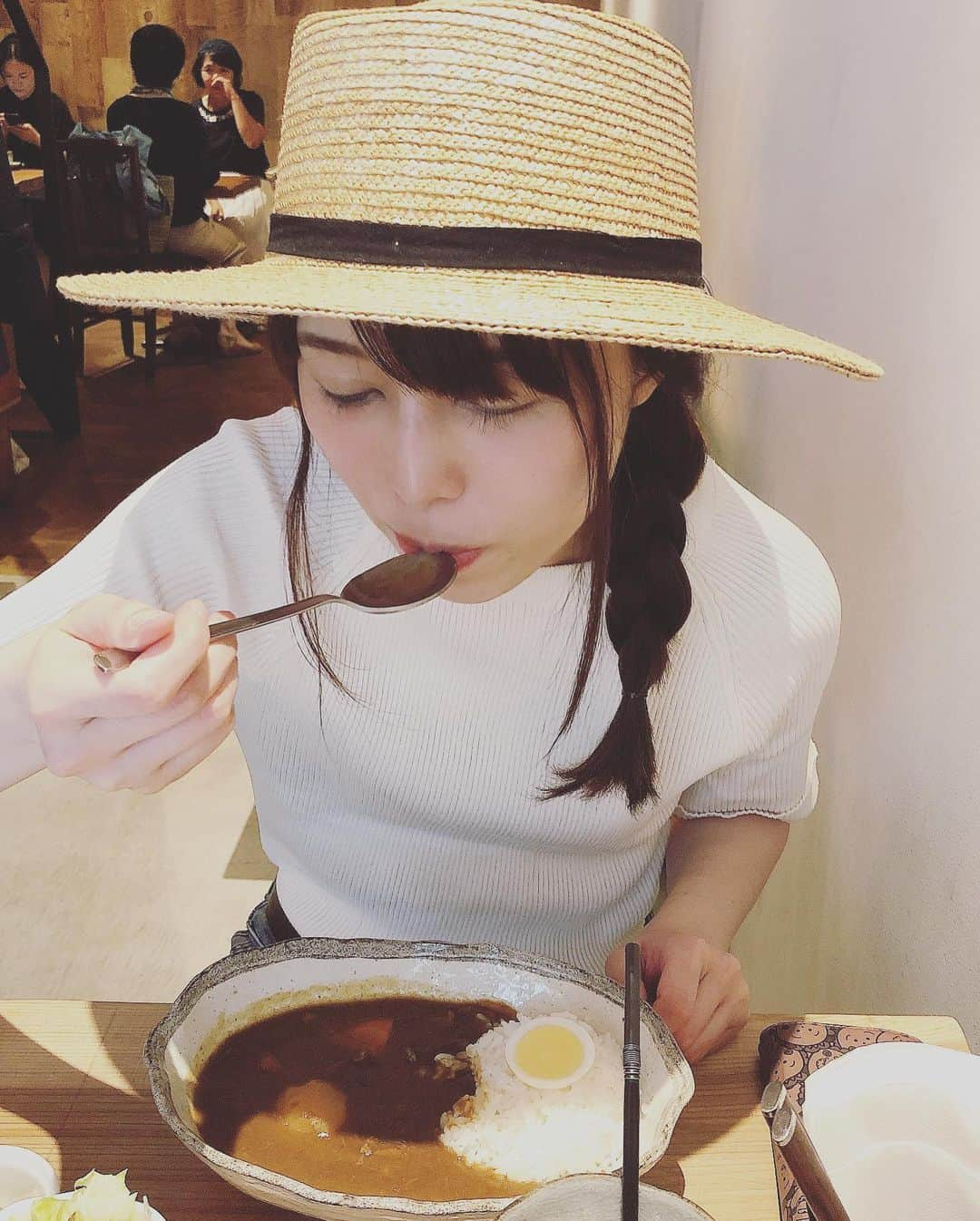 遠乃歌波さんのインスタグラム写真 - (遠乃歌波Instagram)「先日、あーちゃんとカレーランチしてきました💕  リニューアルしたお店なんですけど、リニューアルしてからは初( ´∀｀)✨ 綺麗で可愛かった〜💕 . .  ここの珈琲好きなんですよね〜♫ . カレーもめちゃうまでした(｀･ω･´)b . #bandmaid #cafe #japanesecafe #茶乃子」7月21日 14時46分 - kanami_bandmaid