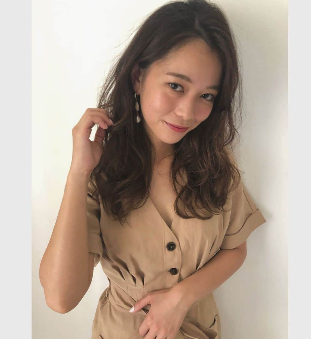 松林彩さんのインスタグラム写真 - (松林彩Instagram)「早く8月にならないかな〜！ やりたい事初めてのこと色々待ってる！ 楽しみがいっぱい❤︎ #サロモ #サロンモデル #ミディアムヘア#ロングヘアアレンジ #ヘアアレンジ #アッシュカラー #撮影 #撮影モデル #撮影モデル依頼受付中 #古着#f4f #hair #hairstyle #haircolor #makeup #coordinate #fashion #instafashion  #hair #ootd #girl　#girls #love #follow #me #like4like」7月21日 15時08分 - ayamatsu05