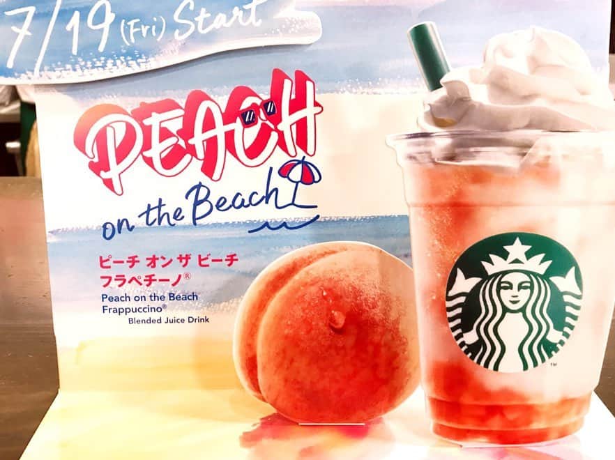 加藤美和さんのインスタグラム写真 - (加藤美和Instagram)「Starbucks limited edition Peach on the Beach Frappuccino🍑 Midsummer is just around the corner in Japan! #starbucks #starbucksjapan #japan #drinks #peach #beverages #frappuccino #fruit #limitededition #topping #whippedcream #beach #summer #スターバックス #スターバックスコーヒー #スタバ #スタバ新作 #新作 #フラペチーノ #ピーチオンザビーチフラペチーノ #ピーチ #桃 #フルーツ #ホイップクリーム #ホイップ  #果肉 #カフェ #ビーチ #夏 #サマー」7月21日 15時01分 - miwakato_