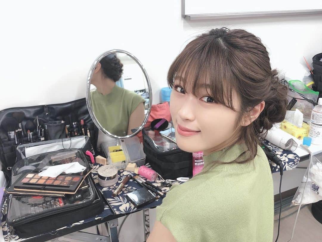 渋谷凪咲さんのインスタグラム写真 渋谷凪咲instagram ヘアメイクでーきたっ 今日は 浴衣で写メ会ですねん ヘアメイク ヘアアレンジ 浴衣ヘア お団子ヘア Nmb48 幕張メッセ なんば式写メ会 でも 前髪長いから切ってもらおっと 7月21日