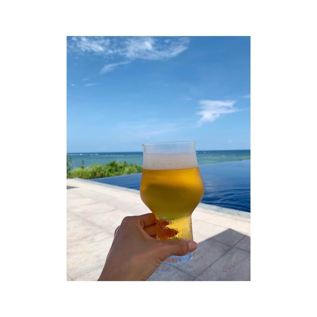 真樹麗子さんのインスタグラム写真 - (真樹麗子Instagram)「沖縄の大自然を感じながら、ただただゆっくりと家族と過ごす休日、、🌈 最高のロケーション、最高のホスピタリティ、最高のお食事、、さすがは平松さん🌺🌊🌴✨ #hiramatsuginoza #ヒラマツリゾート宜野座 #hiramatsuhotels #オーベルジュ#vacation #夏休み#沖縄#沖縄旅行 #summervacation #旅好きな人と繋がりたい  #thehiramatsuhotelsandresortsginoza #宜野座#instatravels #時間を味わう休日#コバルトブルー#instagood#lifeisbeautiful#hiramatsuhotelsandresorts #loewe 食べたかった#パイナップルパフェ🍍 #ひらまつ #宜野座の朝 #おいしい宜野座　 #真樹麗子の旅gram」7月21日 15時34分 - makiofficial_0718