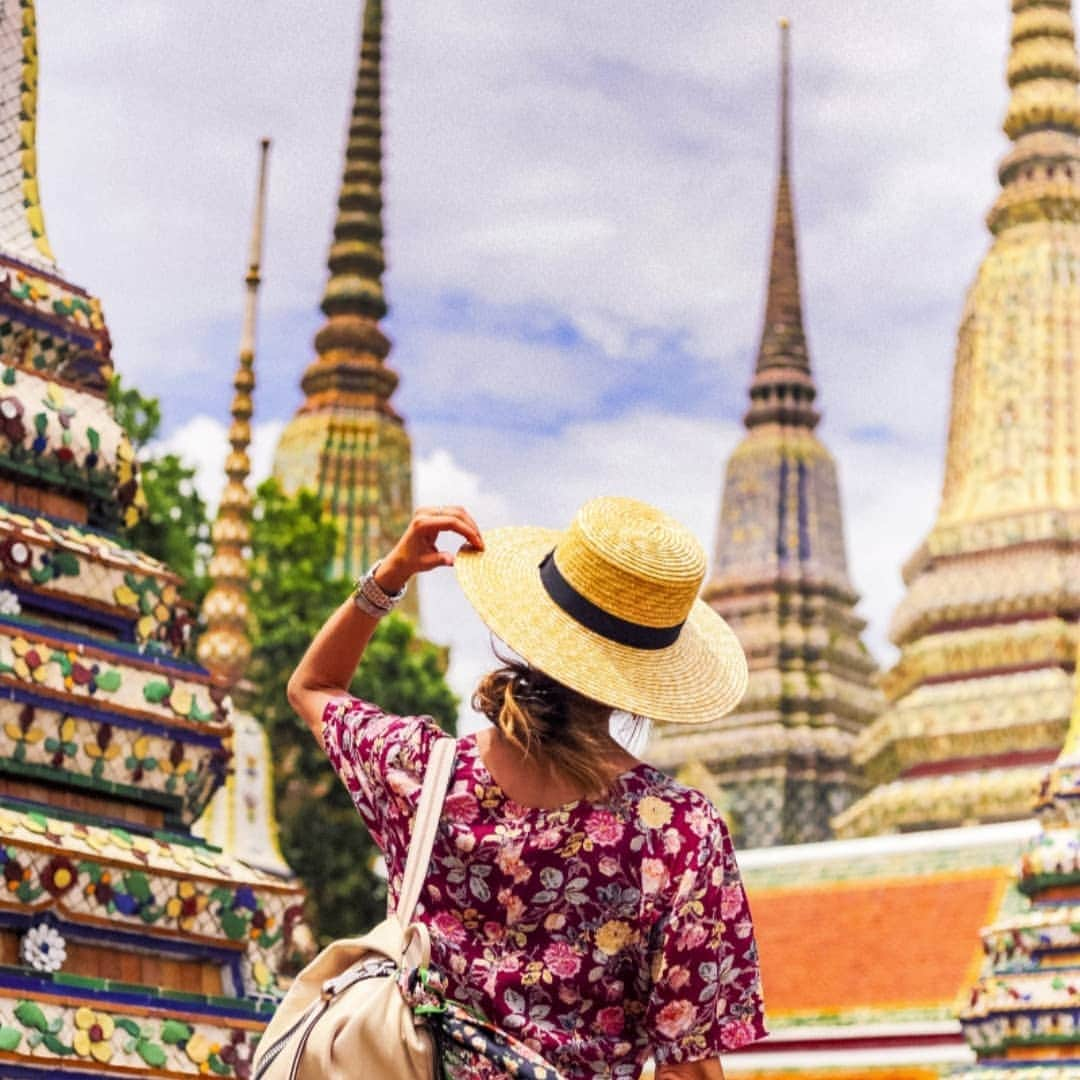 タイ国政府観光庁さんのインスタグラム写真 - (タイ国政府観光庁Instagram)「まだ間に合う！#夏旅はタイへ行こう 🇹🇭✈️ . 💡point 1 エアアジア特別運賃、予約は本日7/21まで⚠️⚠️⚠️ . 💡point 2 日本の夏にタイ旅行をおすすめする３つの理由✨ . 💡point 3 バンコクから気楽に行けるビーチリゾート「#パタヤ」のフォトジェニックツアー📸 . 詳しくはストーリーをチェック！ . . .  #バンコク #パタヤ #ワットポー #夏休み #夏旅 #海外旅行 #アジア旅行 #こんなタイ知らなかった」7月21日 15時26分 - amazingthailandjp