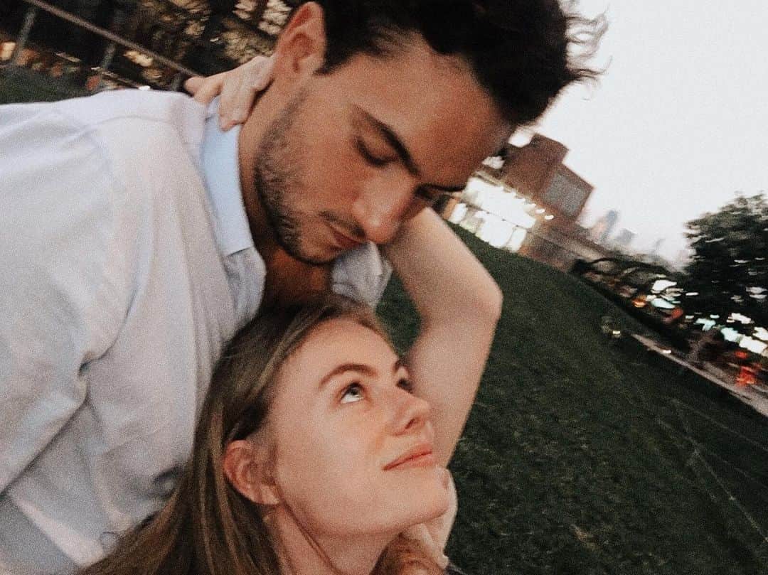Annabel Smitさんのインスタグラム写真 - (Annabel SmitInstagram)「Yeah he’s literally perfect  Love going to parks with you and literally rolling down the hills laughing like kids」7月22日 1時02分 - annabelsmitt
