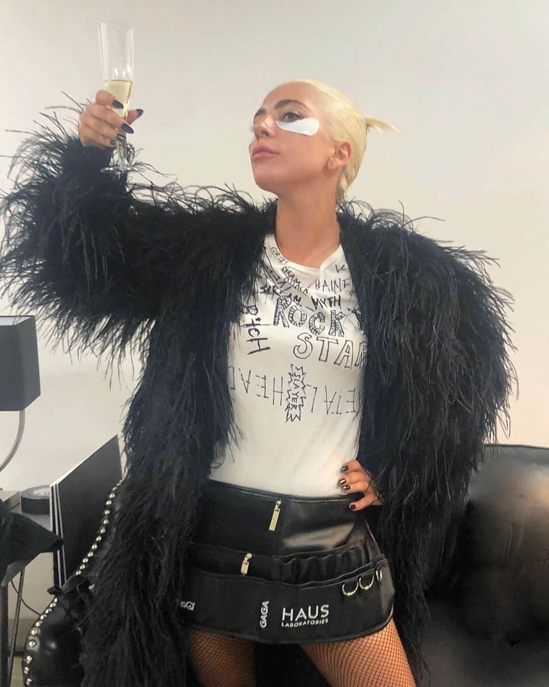 E! Onlineさんのインスタグラム写真 - (E! OnlineInstagram)「Us rewarding ourselves after doing nothing all weekend. (📷: @ladygaga)」7月22日 1時20分 - enews