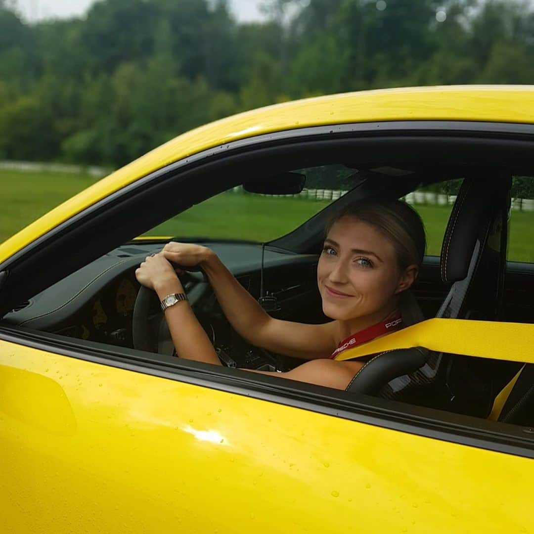 パイパー・ギレスさんのインスタグラム写真 - (パイパー・ギレスInstagram)「Yesterday was one of the best days I have ever had!! Driving a Carrera 911 T on a race track, learning how to control under steering and over steering, and competing on a laid out course 😍 Thanks again @porschecanada for inviting me to be apart of such a well run experience!! And to all the instructors from @sportdrivingcanada you guys rock!!! ✌🏻#porscheexperience」7月22日 1時18分 - pipergilles