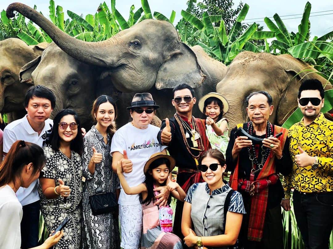 トニー・ジャーのインスタグラム：「big familys!!!!」