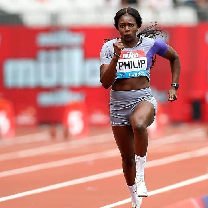 アシャ・フィリップのインスタグラム：「First race of the summer ✅ Great to be out there again, and a busy month ahead💪🏾...Started well but more to come...🔥🙏🏾 ▪️ ▪️ Thank you for all the support...and it was nice to debut @gymshark into track and field 🦈💙 ▪️ ▪️ #TrackAndField #BrickByBrick #StayWorking #BeAVisionary #Athlete #Gymshark」