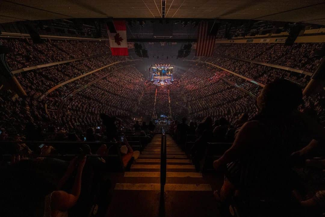 backstreetboysさんのインスタグラム写真 - (backstreetboysInstagram)「Nothing but love for you, Minnesota 🖤 #BSBMIN #DNAWorldTour」7月22日 1時59分 - backstreetboys