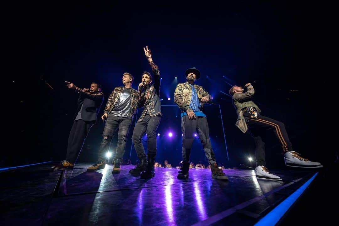 backstreetboysさんのインスタグラム写真 - (backstreetboysInstagram)「Nothing but love for you, Minnesota 🖤 #BSBMIN #DNAWorldTour」7月22日 1時59分 - backstreetboys