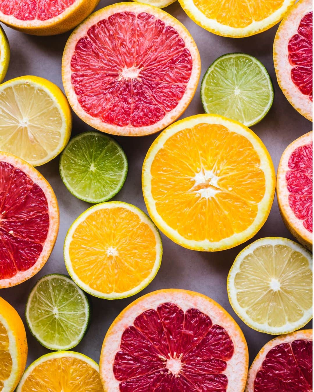 アクアディパルマさんのインスタグラム写真 - (アクアディパルマInstagram)「Our Italian Golden Fruits, our olfactory signature ✨ . . #acquadiparma #fruttidoro #madeinitaly #citrus #lemon #bergamot #orange #summer」7月22日 2時00分 - acquadiparma
