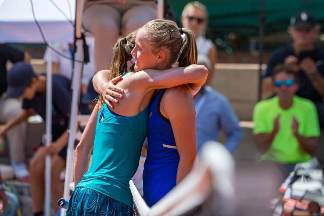 アリーゼ・コルネさんのインスタグラム写真 - (アリーゼ・コルネInstagram)「Disapointed not to have this beautiful trophee again in my hands but thank you @ladiesopenlausanne for an amazing week. I had such a great time and feel very grateful to be able to play in the final again this year 🙏 Félicitations @fioferro pour ton 1er titre 😘」7月22日 2時04分 - alizecornet