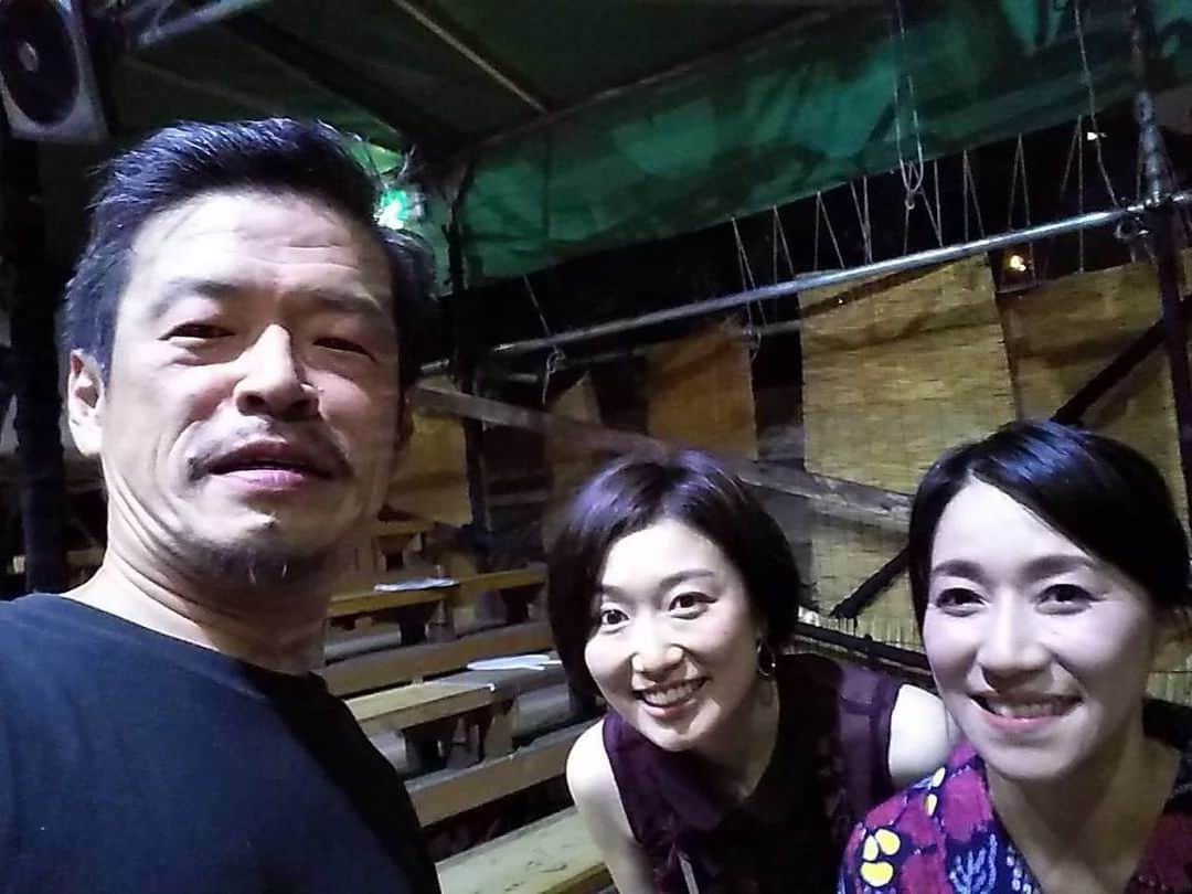 川田希さんのインスタグラム写真 - (川田希Instagram)「椿組2019年夏 花園神社野外劇「芙蓉咲く路地のサーガ」観劇  椿組の野外劇は夏の風物詩！ 観劇だけどお祭り感たっぷり。 てことで、お祭り気分で浴衣でお出かけ。 急に誘ったけどまゆちゃんも来れた！  お芝居もとても面白かったし、役者さんもみな素敵だったし、山崎ハコさんの生歌を聞けて、更に感動！！！ 楽しかった〜〜！」7月22日 2時05分 - nozomikawata