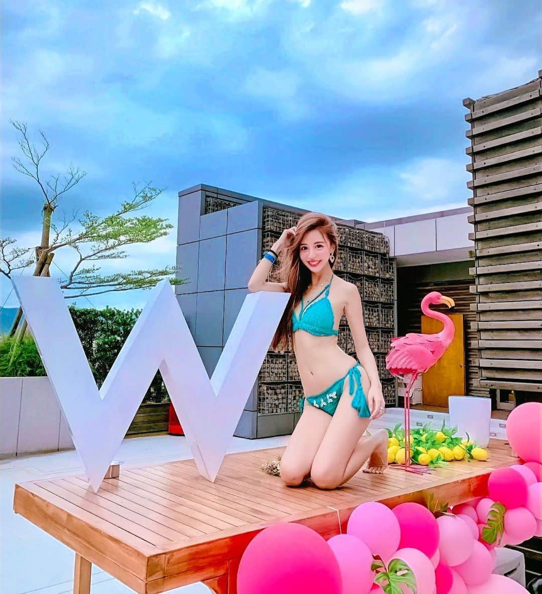 リタ（瑞塔兒）さんのインスタグラム写真 - (リタ（瑞塔兒）Instagram)「W Pool Party👙 週末來放鬆一下☀️☀️☀️ 🔥超美bikini @lunadelrey_swim 🔥 #taipei#taiwan#taiwanese#taiwanesegirl#ritakao#love#enjoy#life#smile#Beijing#shanghai#china#sunshine#summer#selfie#afternoon#hot#vacation#goodmood#bikini#bikinigirl#lunadelreyswim#new」7月21日 17時29分 - love_ritakao