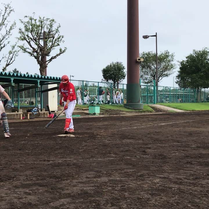 新丼貴浩のインスタグラム：「３打数２安打１四球。 ホームラン＆ツーベース！ 練習の成果が出てきました！  ちなみに本日のグラウンドは小瀬良が骨折した球場だったのでユニを掲げて試合を執り行いました。  復活まで勝ち続けます。」