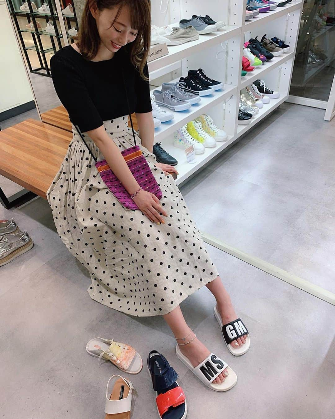 karen okajimaさんのインスタグラム写真 - (karen okajimaInstagram)「ㅤㅤㅤ  ㅤㅤㅤ  ㅤㅤㅤ ⭐️阪急スニーカーEDIT feat ALAN HILLS POPUPSTOREが阪急梅田本店の4Fで開催中💓  7.30まで@スニーカーEDIT4Fでやってるよ😍  阪急スニーカーEDITのセレクトアイテム サマースニーカーやサンダルと アランヒルズの足元の アクセサリーとの コラボショップでかわいい アイテムばかりでしたよ〜っ❤️ かれんもアンクレット GETしちゃった🥰💕💕 ㅤㅤㅤ  みんなも行ってみて〜💕 ㅤㅤㅤ  #sneakeredit #alanhills #hankyupopup #岡島かれん」7月21日 18時06分 - karenokajima0318