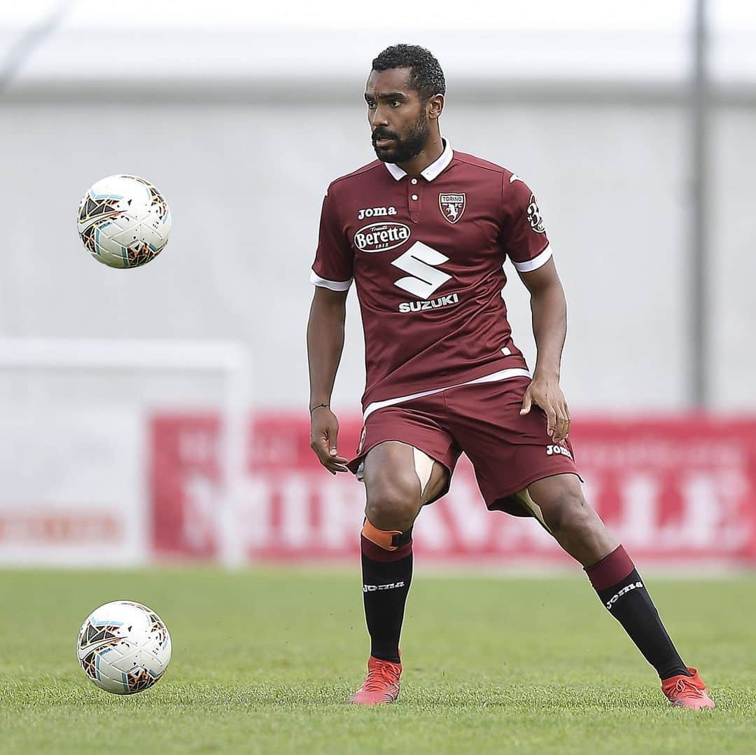 トリノFCさんのインスタグラム写真 - (トリノFCInstagram)「Qual è il pallone vero? 🧐  #SFT」7月21日 18時20分 - torinofc1906