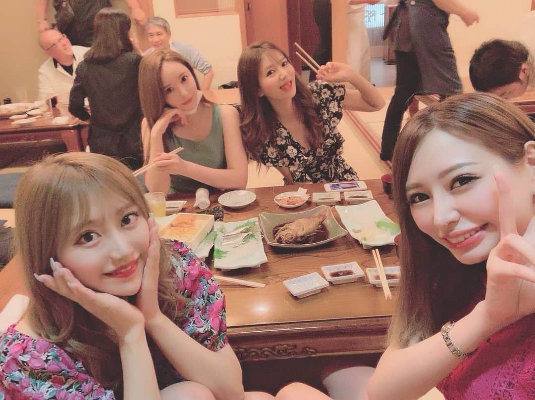 伴かなみのグルメインスタ