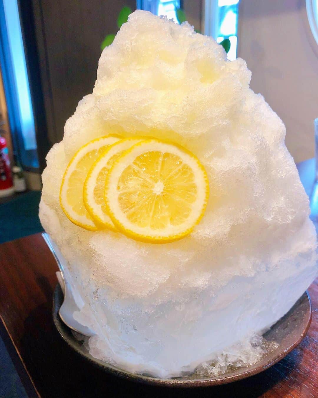 梅谷安里さんのインスタグラム写真 - (梅谷安里Instagram)「🍋🍋🍋 昨日、京都でかき氷食べた🍧 さっぱりレモン味🤤 #🍋#かき氷#lemon #shaveice#kyoto#京都」7月21日 18時23分 - anriworld