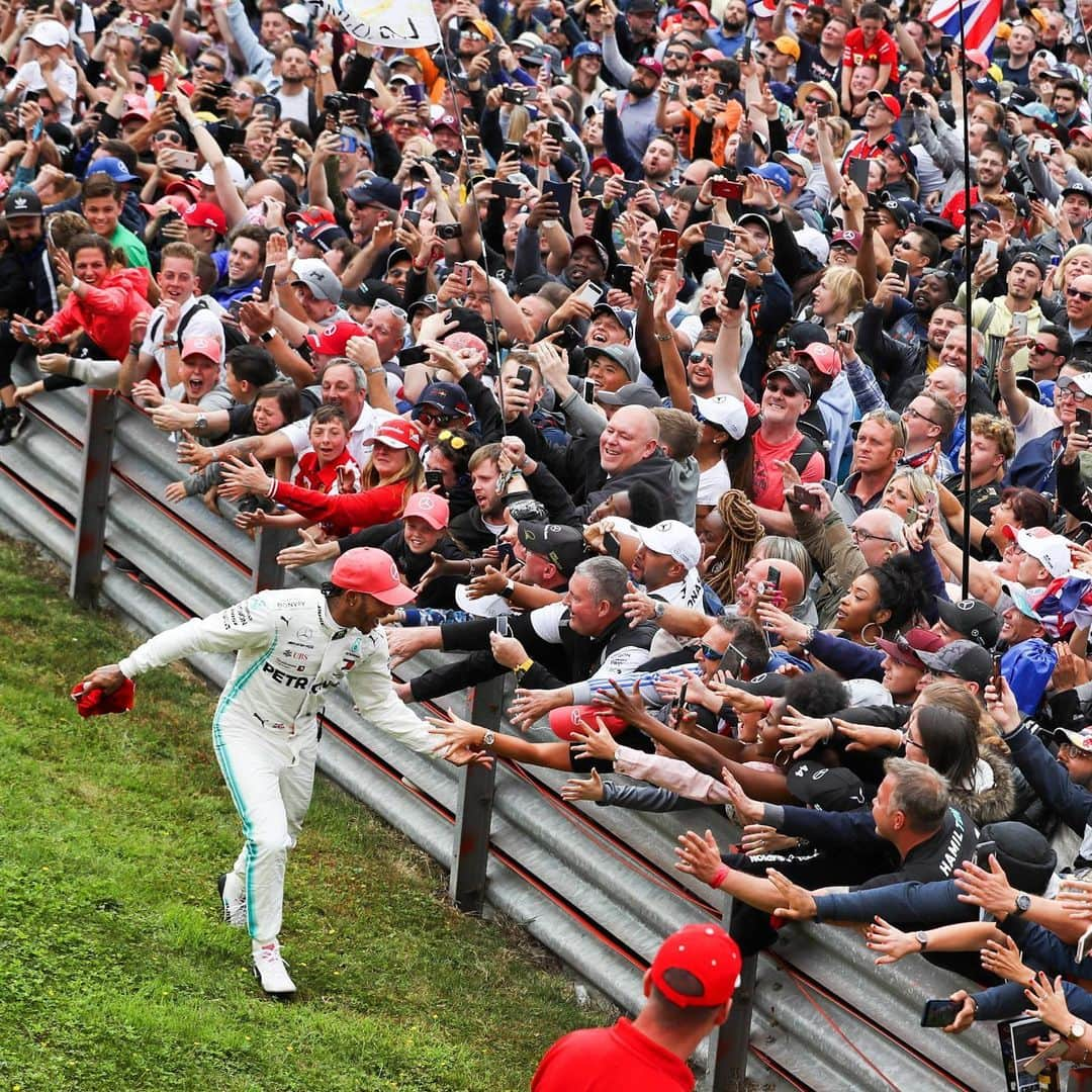 MERCEDES AMG PETRONASさんのインスタグラム写真 - (MERCEDES AMG PETRONASInstagram)「About last Sunday... • #F1 #Formula1 #FormulaOne #Mercedes #MercedesAMG #MercedesAMGF1 #PETRONASmotorsports #BritishGP #LH44」7月21日 18時39分 - mercedesamgf1