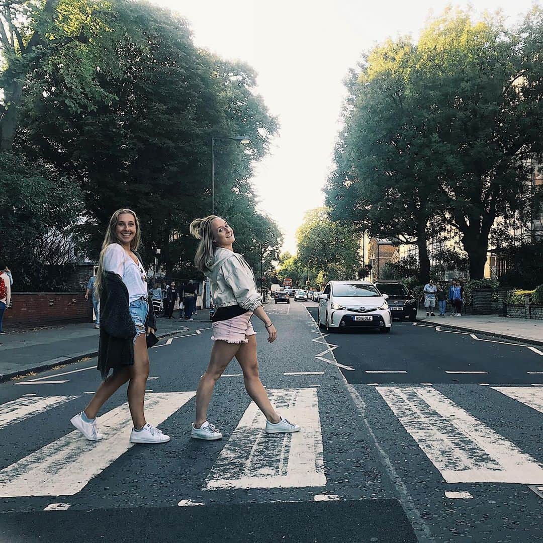 のインスタグラム：「Bye London, you are loved ♥️🇬🇧」