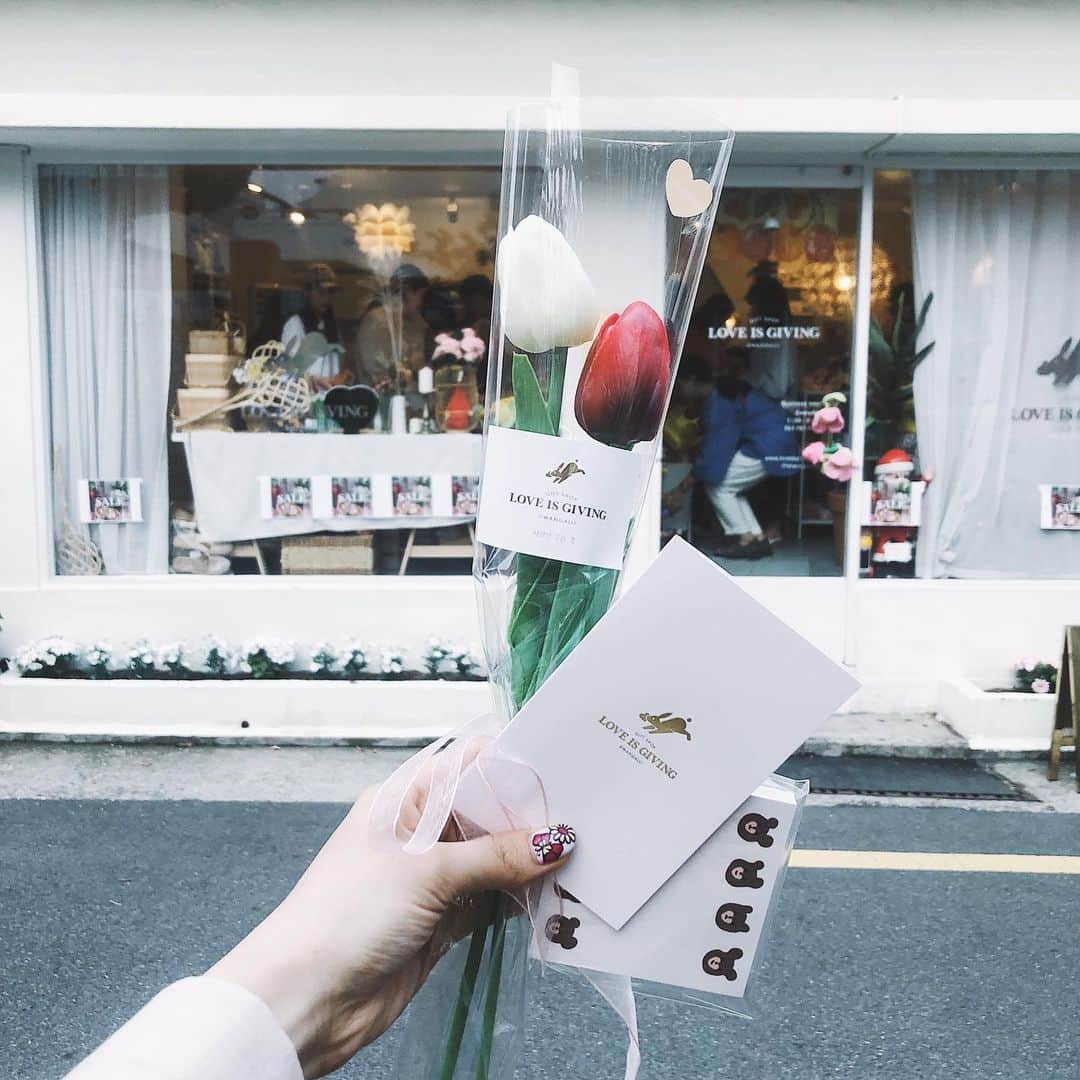 安中芙美さんのインスタグラム写真 - (安中芙美Instagram)「ㅤㅤㅤㅤㅤㅤㅤㅤㅤㅤㅤㅤㅤ ㅤㅤㅤㅤㅤㅤㅤㅤㅤㅤㅤㅤㅤ 今日もココで買い物 ❤︎❤︎ @loveisgiving  ㅤㅤㅤㅤㅤㅤㅤㅤㅤㅤㅤㅤㅤ #釜山旅行 #busan」7月21日 19時03分 - fumitwinsworld
