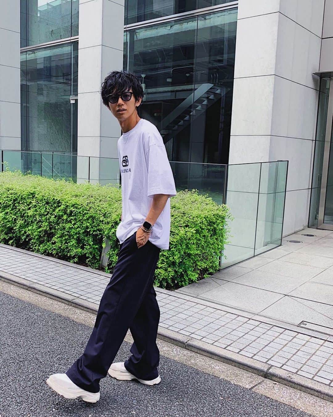片山良平のインスタグラム：「今週もお疲れ様ー😋 そろそろ梅雨明けして🙄 来週は銀座でーす✂️ #出勤スケジュール #22日〜28日 #銀座」