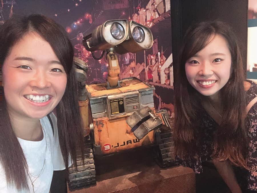 のインスタグラム：「ピクサー展へ🧚‍♀️ . . . #時差投稿 #テニス #数少ない同い年 #ありがとう💓 . #ピクサー展 #pixarのひみつ展 #ピクサー #ディズニー #walle #バズライトイヤー #ウッディ #アニメ #ミスターインクレディブル #カーズ #モンスターズインク」