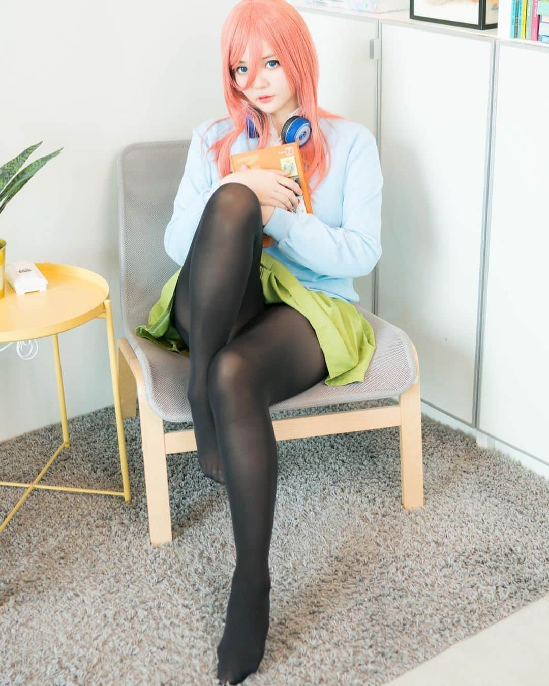 YingTzeさんのインスタグラム写真 - (YingTzeInstagram)「Miku Nakano , 3rd Sister ! ❤️ Quintessential Quintuplets. Do you like stockings ? ( I loveeee them !!! ) _ Spent my Sunday editing my Miku cosplay photos ~ so far I’ve done 10 photos ! ❤️ This week has been a busy week for me so I only get to edit my photos today . 😂 Look forward to lots of stocking next month ! ▶️ www.patreon.com/yingtze _ 📸 @17.ambition  #blessed #yingtzecosplay #quintessentialquintuplets #gotobunnohanayome #mikunakano #nakanomiku #stocking」7月21日 19時18分 - yingtze