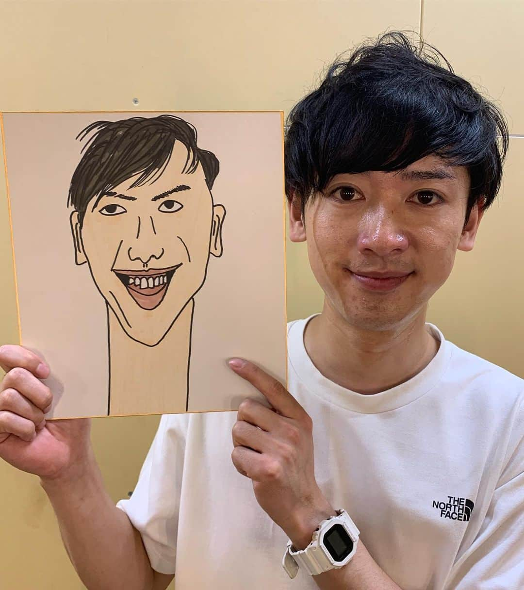 kento fukayaさんのインスタグラム写真 - (kento fukayaInstagram)「【さえない似顔絵7】 ジュリエッタ井尻さん  #さえない似顔絵 #似顔絵 #イラスト #コピック #お笑い #芸人 #よしもと漫才劇場 #ジュリエッタ 井尻さん #人より髪の毛が少ない時代あり #今は生えるというボケをしている #イケメン #ベリベタ #動画は井尻さんには別のライブでお渡して動画ありませんので、ベリネタというライブで桑さんに井尻さんを見した時のリアクションです！ #kentofukaya」7月21日 19時25分 - kento1989