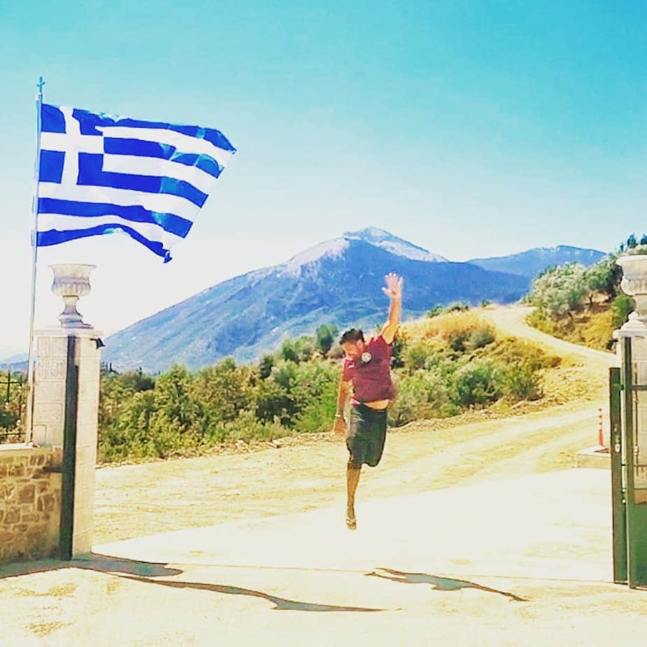 マヌー・ベネットさんのインスタグラム写真 - (マヌー・ベネットInstagram)「Opa! Sparta! #greece #dance」7月21日 19時40分 - manubennett