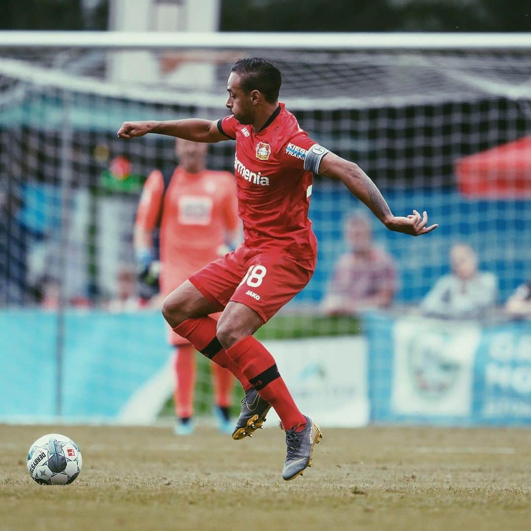 カリム・ベララビのインスタグラム：「Last good test and now it's time to go back home to continue working there 💪🏾⚽️」