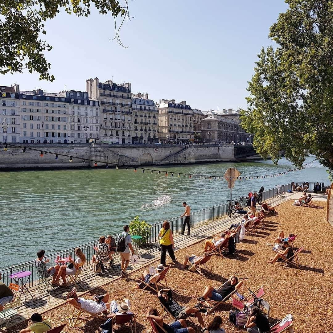 My Little Parisさんのインスタグラム写真 - (My Little ParisInstagram)「Paris-les-bains. 🌊 ( © 📸 @zinablossom)」7月21日 20時00分 - mylittleparis