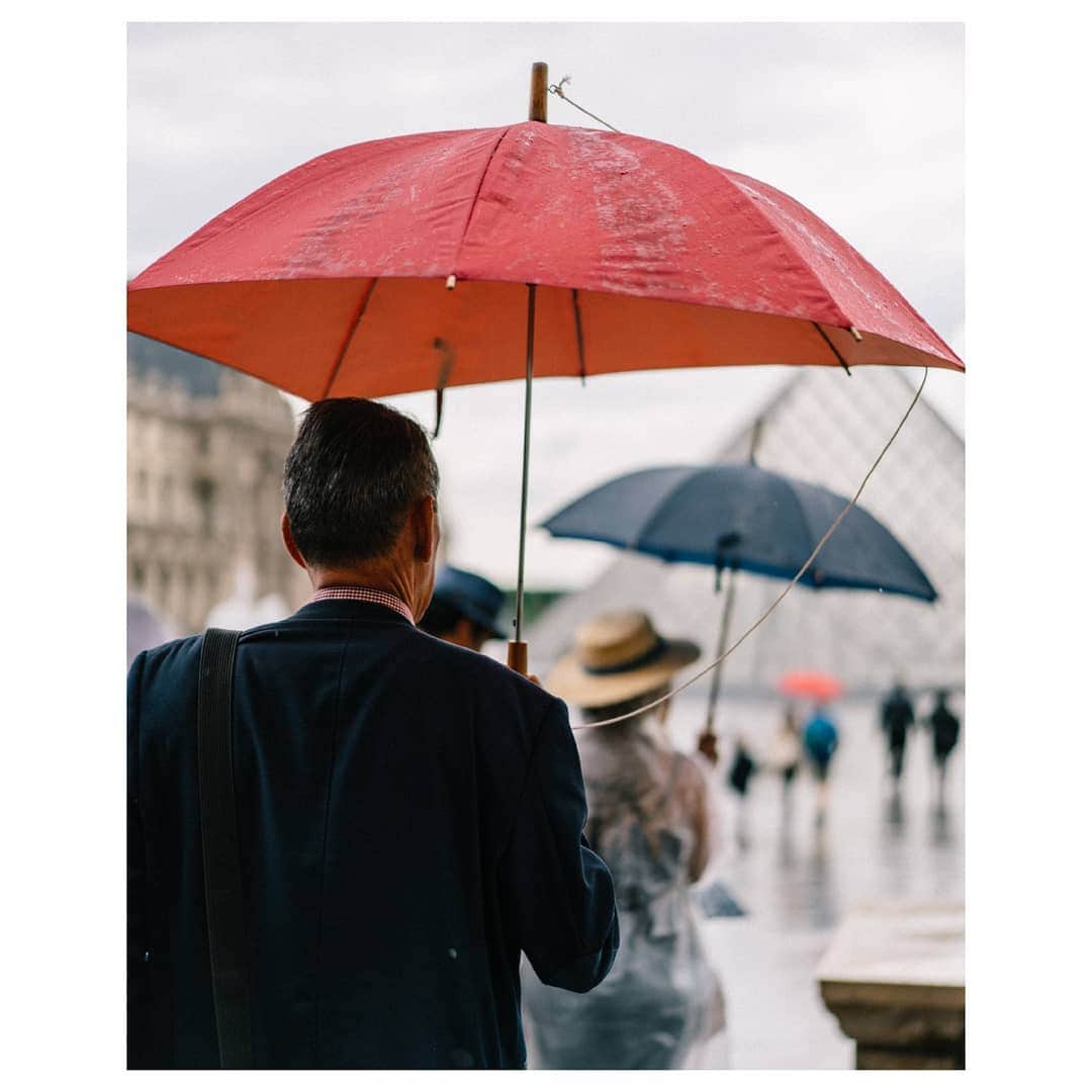 VuTheara Khamさんのインスタグラム写真 - (VuTheara KhamInstagram)「Paris Under the Rain ❤️🎥」7月21日 20時14分 - vutheara