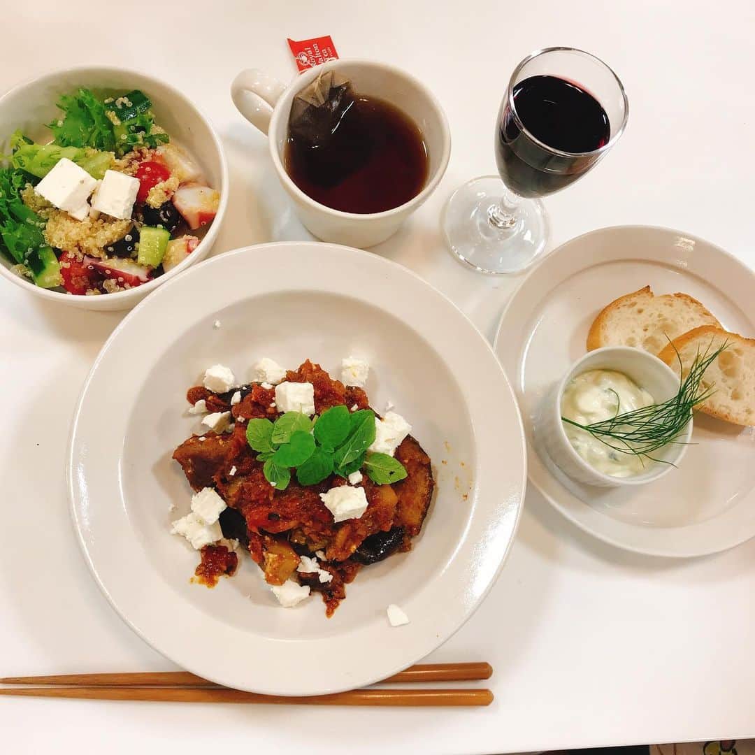 佐藤もも子のインスタグラム：「お料理教室✨ ギリシャ料理💖 🍆ミートボールのトマト煮込み 🥗フェタのサラダ 🥛サジキ（ヨーグルトときゅうりのディップ）  #料理 #料理教室 #趣味 #チーズ #チーズ料理 #お料理 #ギリシャ料理 #目指せ100メニュー 45.46.47」