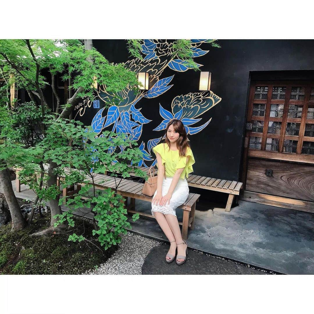 小野寺結衣さんのインスタグラム写真 - (小野寺結衣Instagram)「🌟💠🎋🌟💠🎋🌟﻿﻿ ﻿﻿ ﻿﻿ さぁ、また1週間がはじまりますね✨﻿﻿ #ひょっこりはん 風 in 京都👧﻿﻿ ﻿﻿ ﻿﻿ 皆さんにとって﻿﻿ 平穏な毎日になりますように。﻿﻿ ﻿﻿ ﻿﻿ 今お家の中に蝉が入ってきてしまって﻿﻿ でも見失ってしまい、﻿﻿ 本当に焦ってます。﻿ 音もしなくなったけど﻿﻿ どこに隠れてるの。どうしよう😭﻿ ﻿ 痛めつけないし﻿ ちゃんと外に逃すから出てきてー(´･_･`)﻿ ﻿﻿ ﻿﻿ #イクスカフェ #嵐山 #excafe #京都 ﻿ #くろまる #🍧﻿﻿ #小野寺京都旅 #kyoto #trip ﻿ #蝉のばたばたする音が苦手😭」7月21日 20時32分 - yui_onodera0831