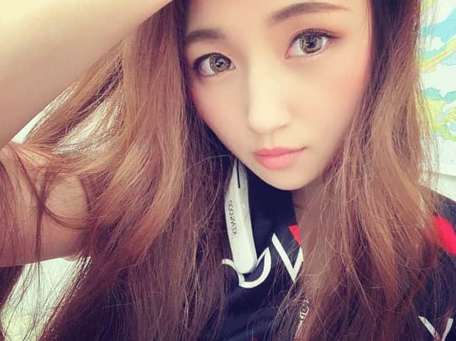 及川真珠のインスタグラム：「. なんか26歳になったら アプリが気を使って盛れるように 頑張ってくれてる🥰(笑) . #model #girl #me #仙台」