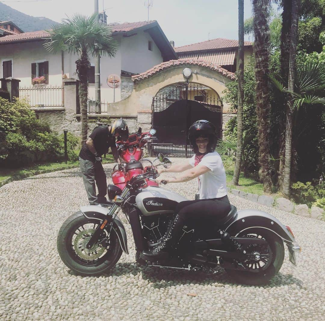 P!nk（ピンク）さんのインスタグラム写真 - (P!nk（ピンク）Instagram)「1. Riding an Indian Scout through Italy and Switzerland is a dream. 1. Lake Maggiore is stunning and she is my ride or die. 3. La Rampolina is delicious and they gave us a pizza while we waited for our table 4. I love lakes with my family even if we’re covered in mosquito bites. 5. Warsaw crowd was one of the best and most fun crowds we’ve had ever, and Shannon @shannonholtz is a dream dance partner ❤️ #tourlife #beautifultraumatour #hurtstobehuman #family」7月21日 20時48分 - pink