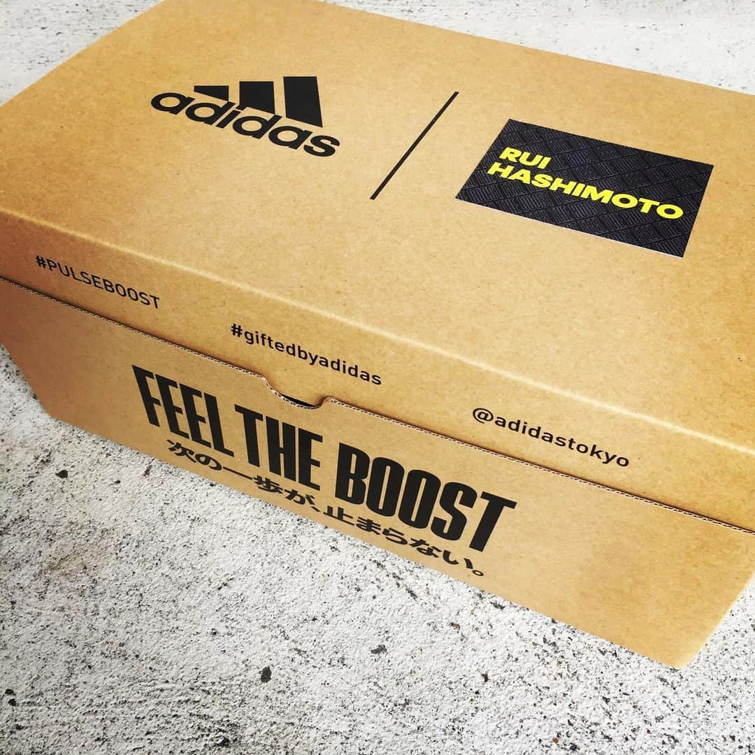 橋本塁さんのインスタグラム写真 - (橋本塁Instagram)「adidasの新しいランニングスニーカー「PULSEBOOST HD」がものすごく走りやすい♪特にULTRABOOSTみたいに柔らいのが苦手な人は是非コレを！BOOSTなのに硬度が増して反発もしっかりなので最高です！ ポルカも良いと申してます♪ #giftedbyadidas #pulseboosthd #adidas #アディダス #ランニング #run #ポルカ #polka #runningshoes #ランシュー  @adidastokyo」7月21日 20時43分 - ruihashimoto