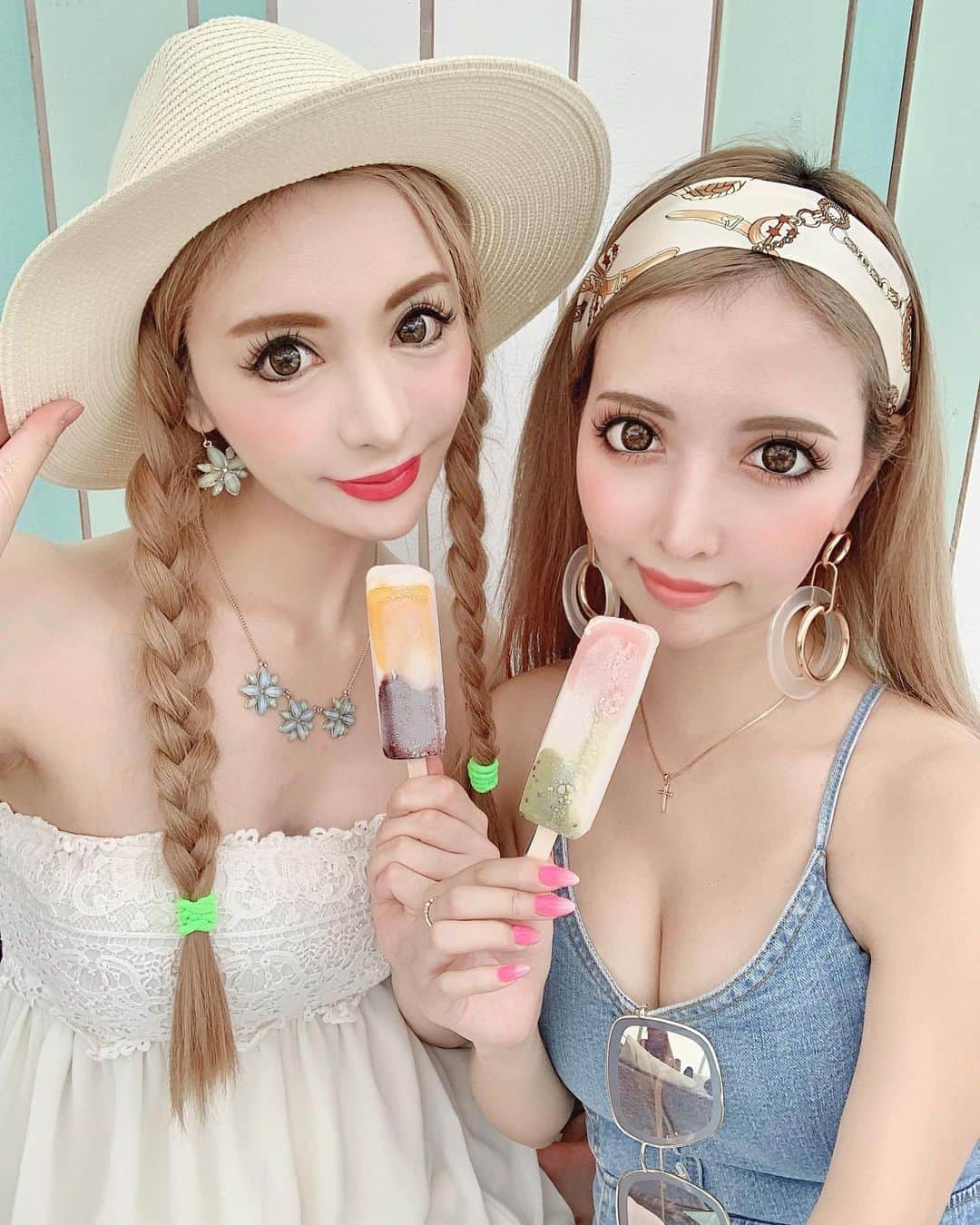 吉川ちかさんのインスタグラム写真 - (吉川ちかInstagram)「アイス🍨だけ 食べに行ってみた🥺💓 夏らしいことできて嬉しいっ!! . ちなみに今日のデニムワンピは royalpartyだよん☺️💕 めちゃくちゃお気に入りなのだ！ . #由比ヶ浜 #海#楽しかった#アイスクリーム#美味しかった#夏の思い出#夏遊び#平和すぎる#happy」7月21日 20時50分 - yoshikawachika_1116