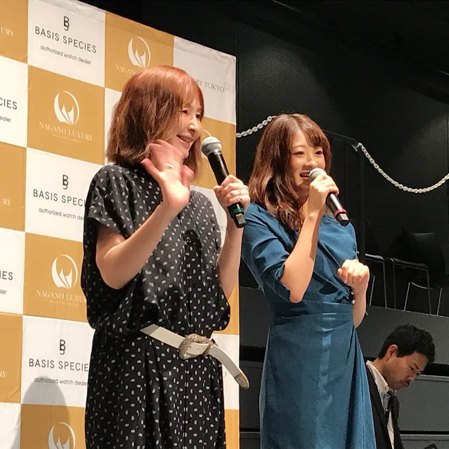 小宮山瑞季さんのインスタグラム写真 - (小宮山瑞季Instagram)「大好きなYOUさんとトークショーで共演🗣💬❤ ジュエリーイベントで行われたショーで、ファッションなどのこだわりからプライベートのお話まで！ 楽しいお話が盛りだくさんでした\ ♪♪ / こみぃと呼んでくれて、お見送りのときにも、手を振って答えてくれたYOUさん。 優しくて、面白くて、憧れの女性です🐻💕 ありがとうございました(´;ω;`)💓💞 ・ #you さん #タレント #トークショー #talkshow #ジュエリー #jewelry #イベント #event #時計 #watch #アクセサリー #accessory #talk #憧れ #女性 #こういう人になりたい #かっこいい #cool #mc #長野市 #長野市芸術館 #長野放送 #アナウンサー #小宮山瑞季」7月21日 20時56分 - komiyama_mizuki