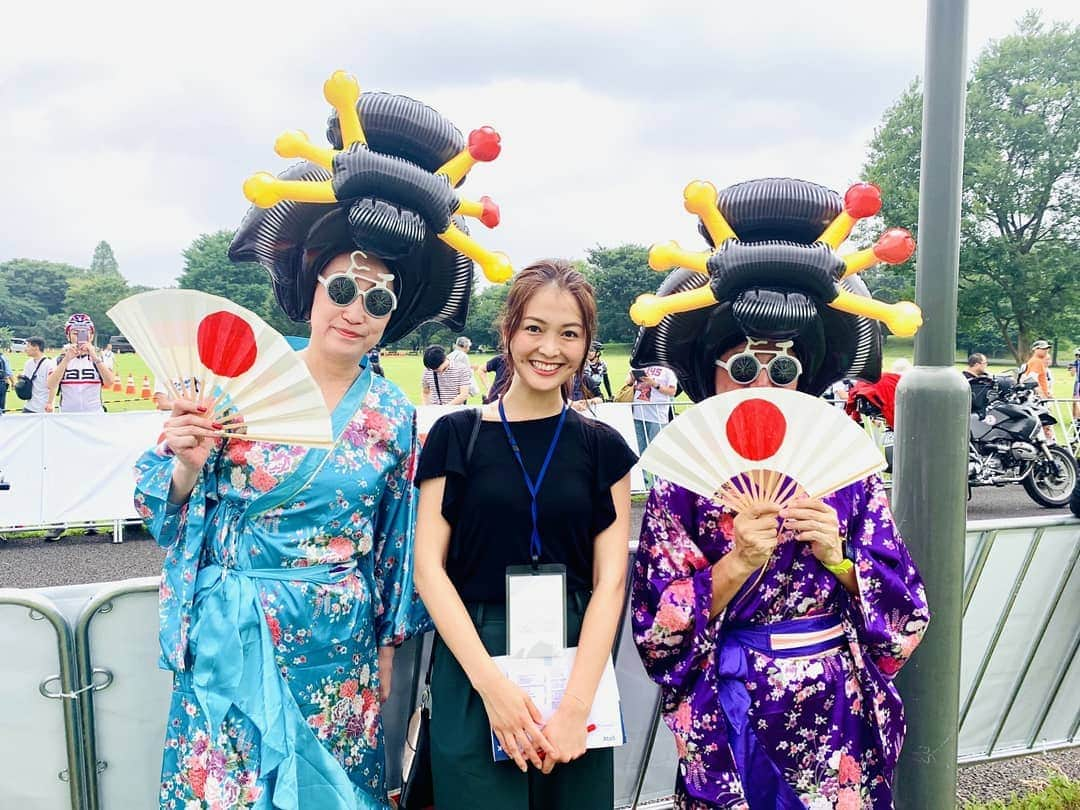 テレビ東京「SPORTSウォッチャー」さんのインスタグラム写真 - (テレビ東京「SPORTSウォッチャー」Instagram)「福田典子です☺️今日は、東京オリンピックに向けてのテストイベント「READY STEADY TOKYO」自転車ロードレースへ行ってきました！ . 自転車競技のロードは、東京オリンピックで最初の決勝種目なのです。ご存知でしたか？✨ . さらに… チケットの抽選が外れた〜！という方、多いと思います🥺💦(私も全て外れました🤭) 自転車ロードレースはチケットがなくても観戦できるエリアがある数少ない競技のうちのひとつなんですよ🙆‍♀️💓 . 2枚目の写真を見ていただくと…スタート地点には、２年前からこの応援コスプレを始めたという方が…👘💓 世界最高峰の自転車レース、ツール・ド・フランスの国際映像にも映ったそうです！今回はツール・ド・フランスの真っ只中ということで応援しているドイツの選手が来日していないとのことでしたが、来年の東京オリンピック本番には、世界最高峰のレースで走ったことのある選手のみなさんもきっと出場してきますからね…！ますます、楽しみです！  今夜の #SPORTSウォッチャー も #卓球 #大相撲 #ゴルフ #高校野球 #プロ野球 #MLB #競泳 #クライミング #バドミントン など盛りだくさんでお送りする予定です！お楽しみに！」7月21日 21時00分 - minspo_tvtokyo