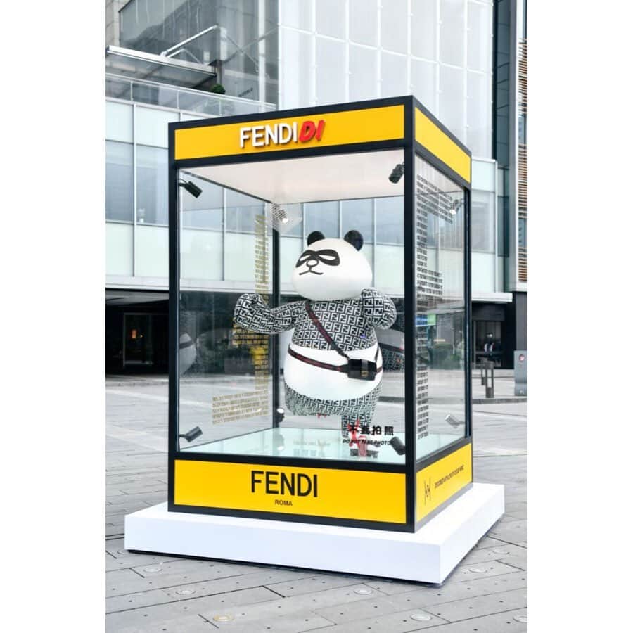 Fendiさんのインスタグラム写真 - (FendiInstagram)「Exclusively designed by Fendi and artist Oscar Wang, it stands at the entrance of Shamao Street at Chengdu IFS. About 3.3 meters high and 2 meters wide.  #FendiDi #FisforFendi #FendiXJacksonWang  Discover more on @fisforfendi」7月21日 21時02分 - fendi